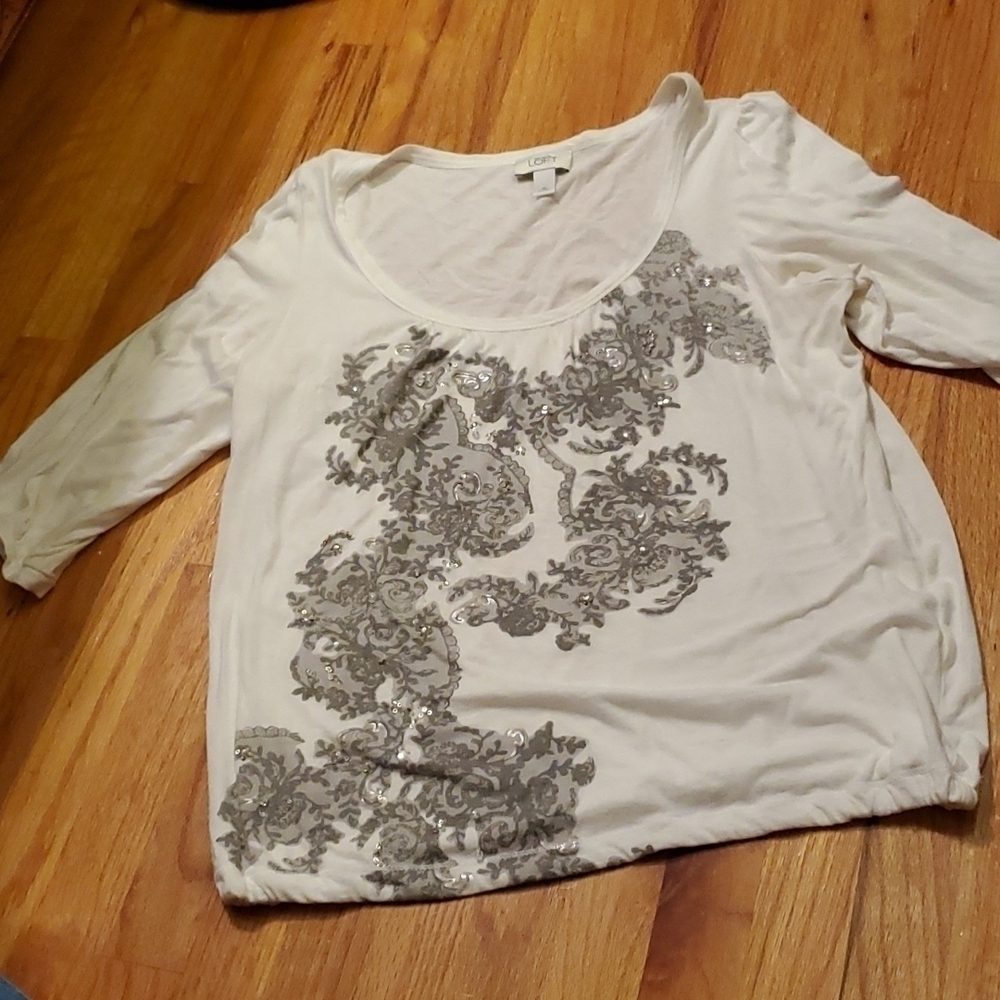 𝅺LOFT Soft Graphic White Top Sz XL